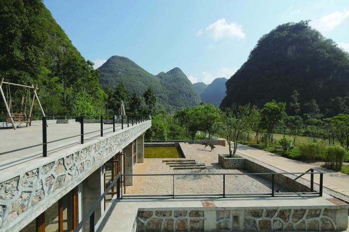 BIM建筑|匍匐于山脚下的巨石:楼纳露营服务中心 / 李兴钢工作室 BIM建筑|匍匐于山脚下的巨石:楼纳露营服务中心 / 李兴钢工作室