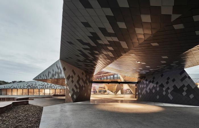 BIM建筑|抽象解构的“长脊”:澳大利亚企鹅归巢游客中心 BIM建筑|抽象解构的“长脊”:澳大利亚企鹅归巢游客中心