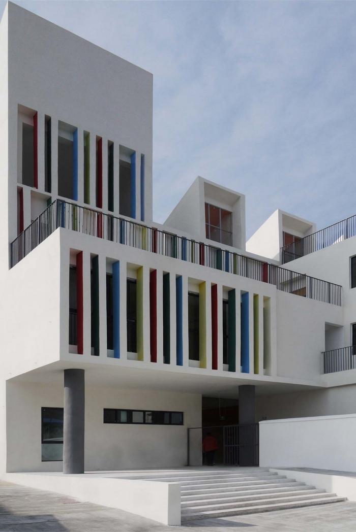 BIM建筑|地形关系的表达:乌斯河镇中心幼儿园 / 东意建筑 BIM建筑|地形关系的表达:乌斯河镇中心幼儿园 / 东意建筑