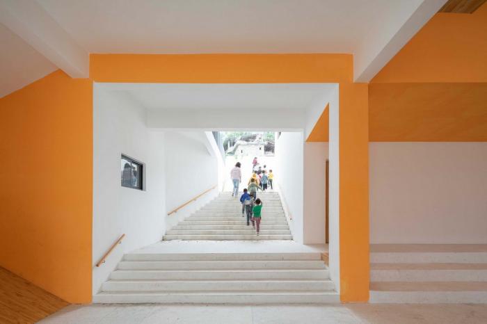 BIM建筑|地形关系的表达:乌斯河镇中心幼儿园 / 东意建筑 BIM建筑|地形关系的表达:乌斯河镇中心幼儿园 / 东意建筑