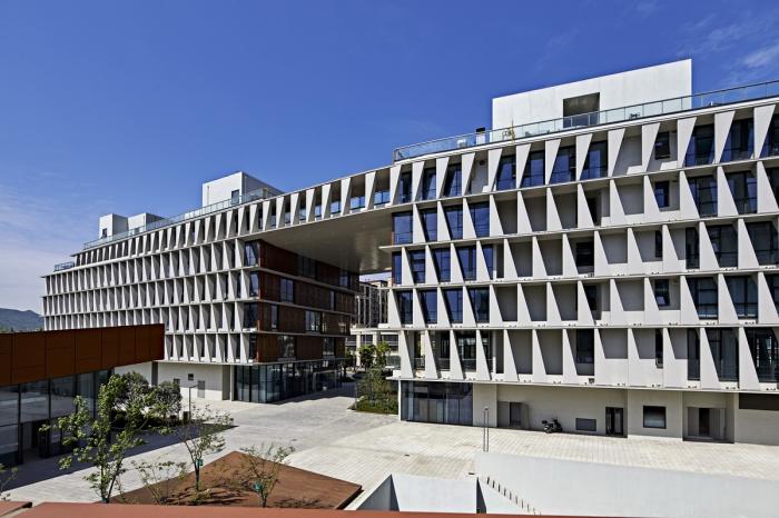 BIM建筑|自由演绎的围合式庭院:南京浦口文化中心 / BAU建筑与城市设计事务所 BIM建筑|自由演绎的围合式庭院:南京浦口文化中心 / BAU建筑与城市设计事务所