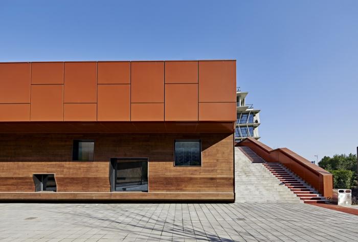 BIM建筑|自由演绎的围合式庭院:南京浦口文化中心 / BAU建筑与城市设计事务所 BIM建筑|自由演绎的围合式庭院:南京浦口文化中心 / BAU建筑与城市设计事务所