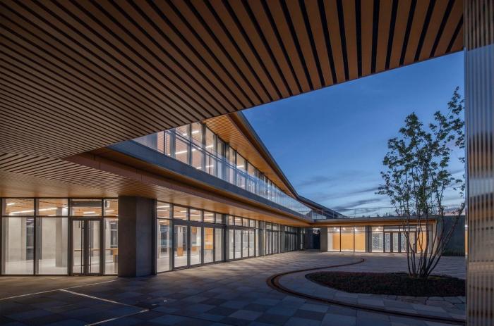 BIM建筑|大地之痕:七色山矿坑花园游客中心 / UUA建筑师事务所 BIM建筑|大地之痕:七色山矿坑花园游客中心 / UUA建筑师事务所