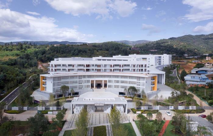 BIM建筑|立体“院落”空间:云南师范大学实验中学 / 清华大学建筑设计院 + 清华大学建筑学院 BIM建筑|立体“院落”空间:云南师范大学实验中学 / 清华大学建筑设计院 + 清华大学建筑学院