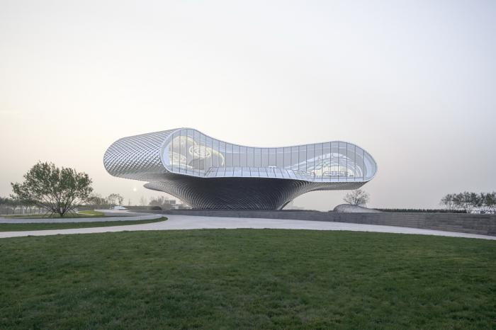 BIM建筑|场域空间与艺术镜像:世茂 · 浪花艺术馆 / 北京日清建筑设计 BIM建筑|场域空间与艺术镜像:世茂 · 浪花艺术馆 / 北京日清建筑设计