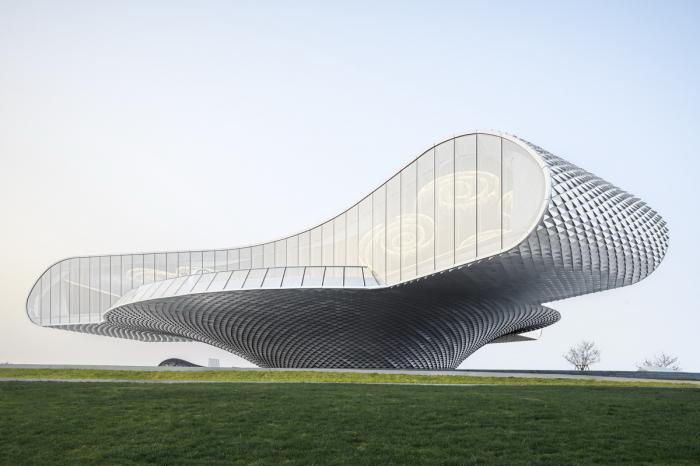 BIM建筑|场域空间与艺术镜像:世茂 · 浪花艺术馆 / 北京日清建筑设计 BIM建筑|场域空间与艺术镜像:世茂 · 浪花艺术馆 / 北京日清建筑设计