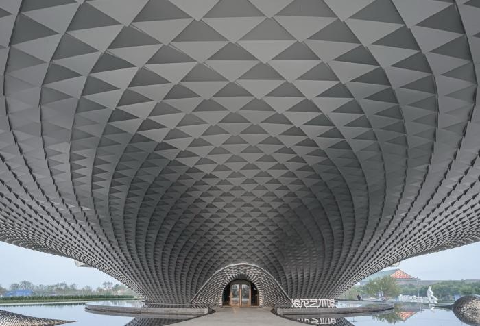 BIM建筑|场域空间与艺术镜像:世茂 · 浪花艺术馆 / 北京日清建筑设计 BIM建筑|场域空间与艺术镜像:世茂 · 浪花艺术馆 / 北京日清建筑设计