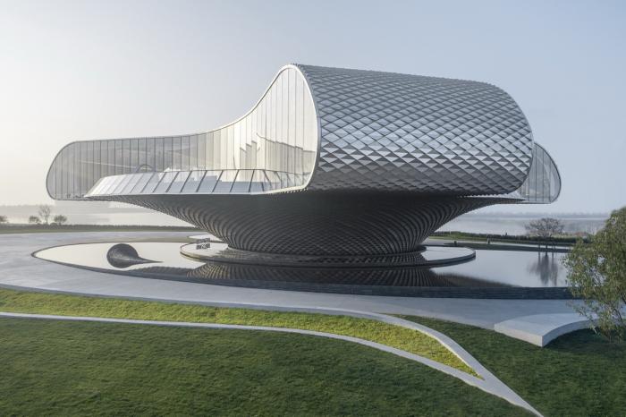 BIM建筑|场域空间与艺术镜像:世茂 · 浪花艺术馆 / 北京日清建筑设计 BIM建筑|场域空间与艺术镜像:世茂 · 浪花艺术馆 / 北京日清建筑设计
