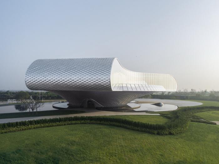 BIM建筑|场域空间与艺术镜像:世茂 · 浪花艺术馆 / 北京日清建筑设计 BIM建筑|场域空间与艺术镜像:世茂 · 浪花艺术馆 / 北京日清建筑设计