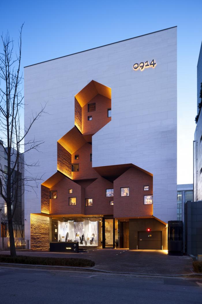 BIM建筑|村庄小房子堆砌于白色盒子中:韩国0914旗舰店 BIM建筑|村庄小房子堆砌于白色盒子中:韩国0914旗舰店