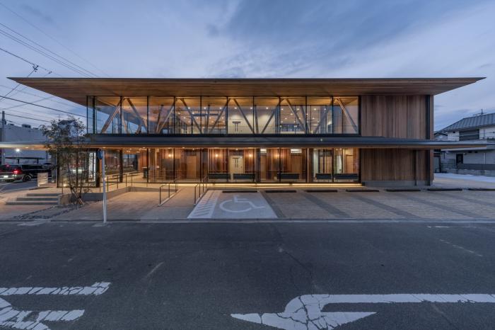 BIM建筑|温暖的透明度:名古屋外科诊所“Takenaka” / TSC Architects BIM建筑|温暖的透明度:名古屋外科诊所“Takenaka” / TSC Architects