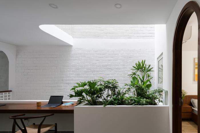 BIM建筑|绿植点缀垂直天井,活力与静谧美感的平衡:越南V别墅 BIM建筑|绿植点缀垂直天井,活力与静谧美感的平衡:越南V别墅
