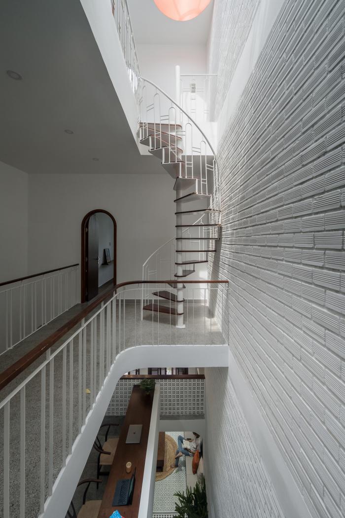 BIM建筑|绿植点缀垂直天井,活力与静谧美感的平衡:越南V别墅 BIM建筑|绿植点缀垂直天井,活力与静谧美感的平衡:越南V别墅