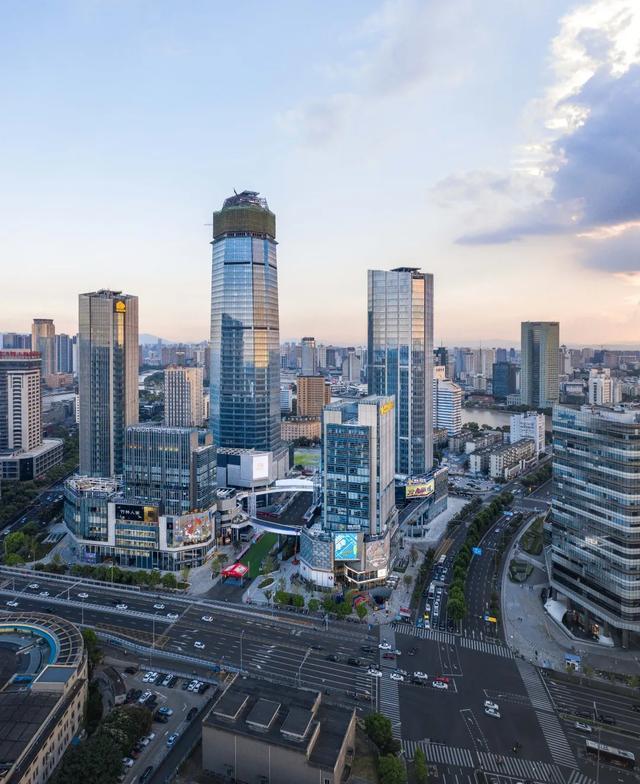 宁波外滩遇见小陆家嘴,绿地中心重塑甬城天际线 宁波外滩遇见小陆家嘴,绿地中心重塑甬城天际线