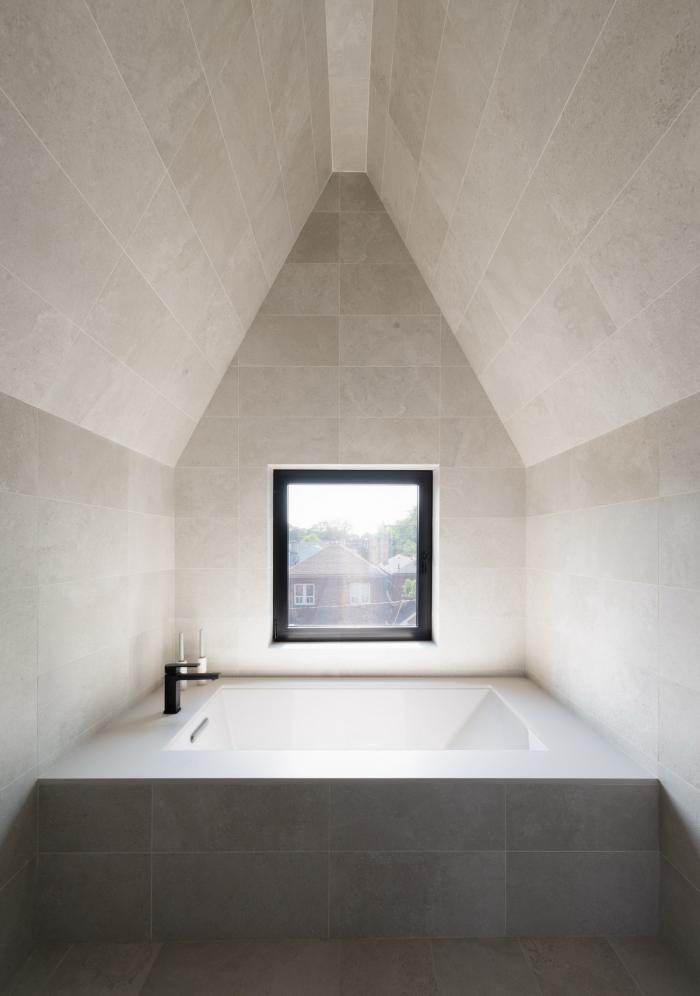 BIM建筑|波顿住宅:木质长橱柜贯通于细长空间 / StudioAC BIM建筑|波顿住宅:木质长橱柜贯通于细长空间 / StudioAC