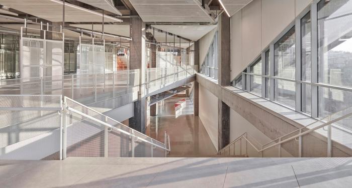 BIM建筑|沃兹耶因大学建筑与设计学院:“对角线”营造错动与平衡 / ARK-itecture BIM建筑|沃兹耶因大学建筑与设计学院:“对角线”营造错动与平衡 / ARK-itecture