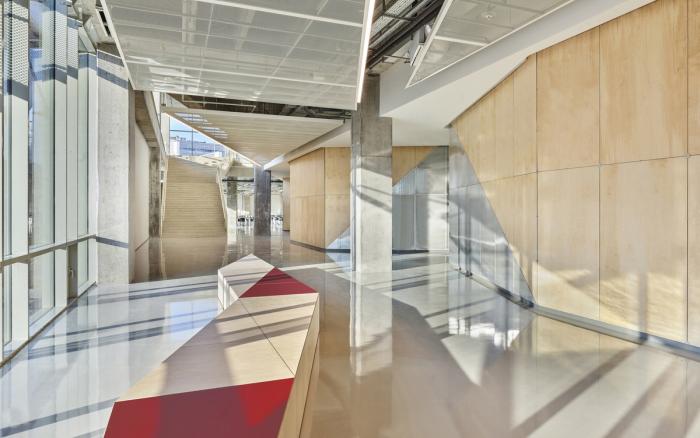 BIM建筑|沃兹耶因大学建筑与设计学院:“对角线”营造错动与平衡 / ARK-itecture BIM建筑|沃兹耶因大学建筑与设计学院:“对角线”营造错动与平衡 / ARK-itecture