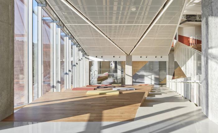 BIM建筑|沃兹耶因大学建筑与设计学院:“对角线”营造错动与平衡 / ARK-itecture BIM建筑|沃兹耶因大学建筑与设计学院:“对角线”营造错动与平衡 / ARK-itecture