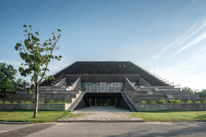 BIM建筑|泰国农业部金禧年博物馆,“倾倒”的大楼 / Plan Architect BIM建筑|泰国农业部金禧年博物馆,“倾倒”的大楼 / Plan Architect