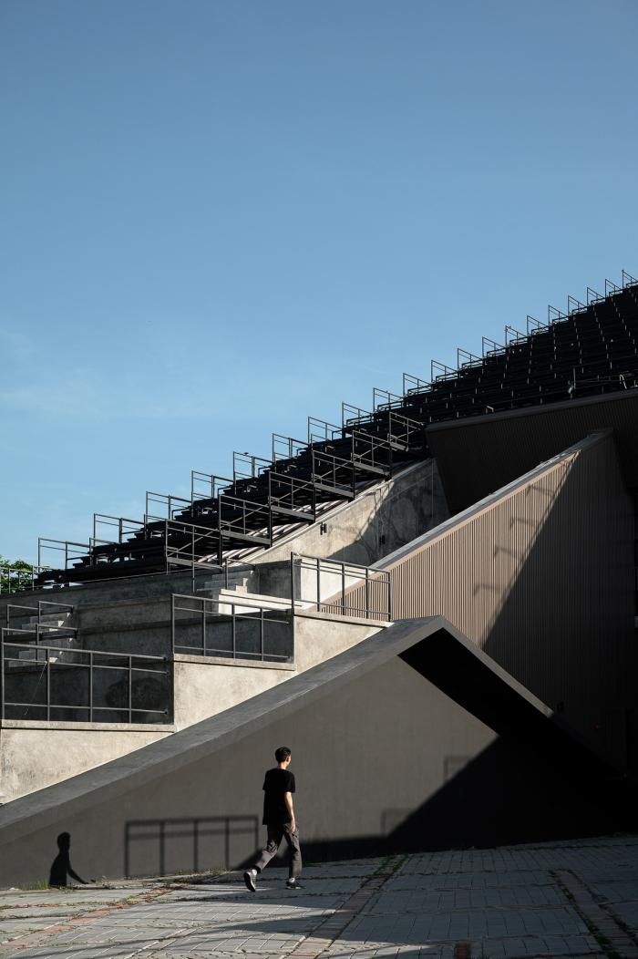 BIM建筑|泰国农业部金禧年博物馆,“倾倒”的大楼 / Plan Architect BIM建筑|泰国农业部金禧年博物馆,“倾倒”的大楼 / Plan Architect
