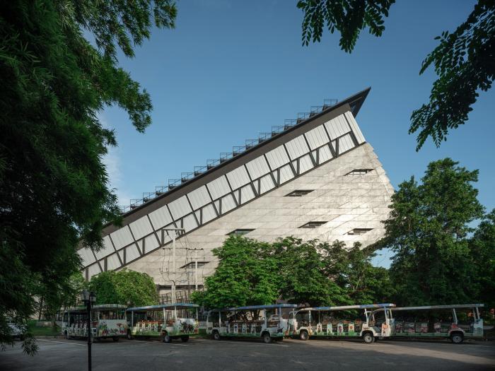 BIM建筑|泰国农业部金禧年博物馆,“倾倒”的大楼 / Plan Architect BIM建筑|泰国农业部金禧年博物馆,“倾倒”的大楼 / Plan Architect