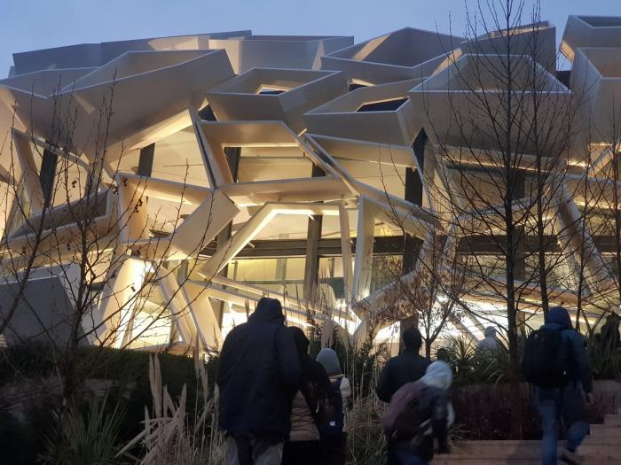 BIM建筑|多变折叠板拼成“蜂窝”般立面:伊朗绿地会议中心展览楼 BIM建筑|多变折叠板拼成“蜂窝”般立面:伊朗绿地会议中心展览楼
