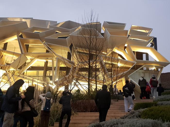 BIM建筑|多变折叠板拼成“蜂窝”般立面:伊朗绿地会议中心展览楼 BIM建筑|多变折叠板拼成“蜂窝”般立面:伊朗绿地会议中心展览楼