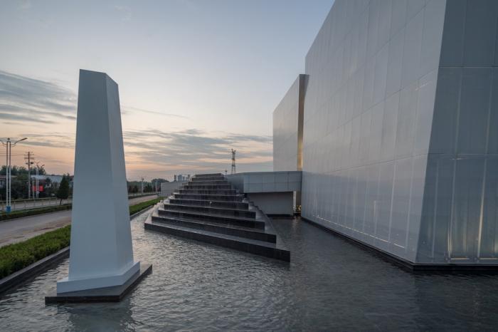 BIM建筑|荒野上的汉白玉——水发·信息小镇产业展示中心 / aoe|事建组 BIM建筑|荒野上的汉白玉——水发·信息小镇产业展示中心 / aoe|事建组