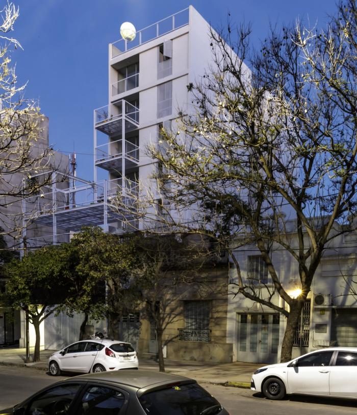 BIM建筑|卡塔马卡公寓,以诗与艺术点缀空白 / Carlos Alejandro Ciravegna BIM建筑|卡塔马卡公寓,以诗与艺术点缀空白 / Carlos Alejandro Ciravegna