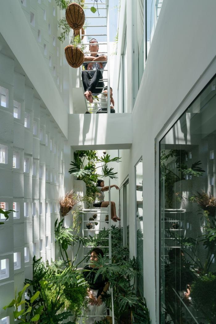BIM建筑|与自然共居,越南百叶窗住宅 / Limdim House Studio BIM建筑|与自然共居,越南百叶窗住宅 / Limdim House Studio
