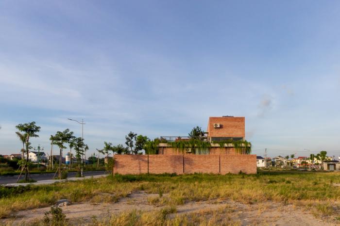 BIM建筑|闲赏庭院,静观游鱼:越南绿幕住宅 / HGAA BIM建筑|闲赏庭院,静观游鱼:越南绿幕住宅 / HGAA