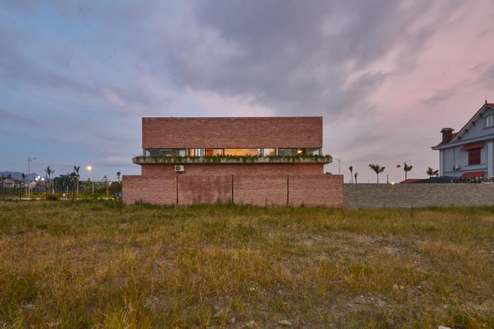 BIM建筑|闲赏庭院,静观游鱼:越南绿幕住宅 / HGAA BIM建筑|闲赏庭院,静观游鱼:越南绿幕住宅 / HGAA