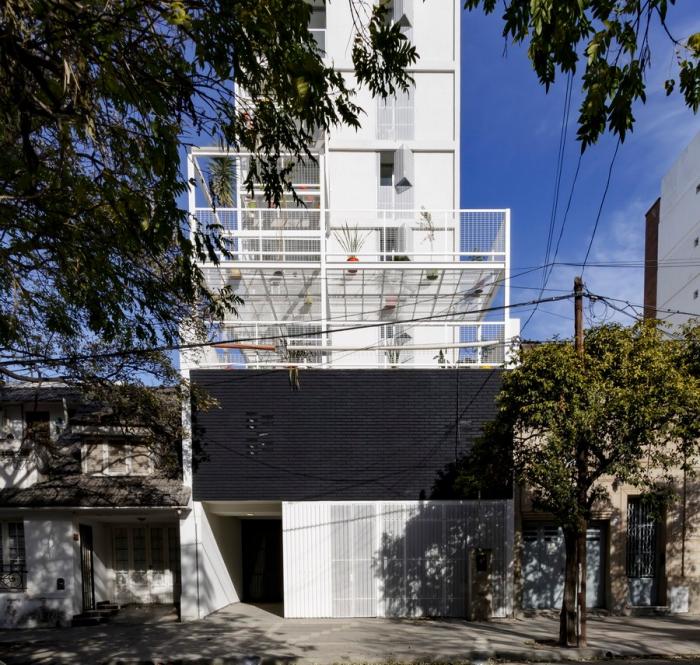 BIM建筑|卡塔马卡公寓,以诗与艺术点缀空白 / Carlos Alejandro Ciravegna BIM建筑|卡塔马卡公寓,以诗与艺术点缀空白 / Carlos Alejandro Ciravegna