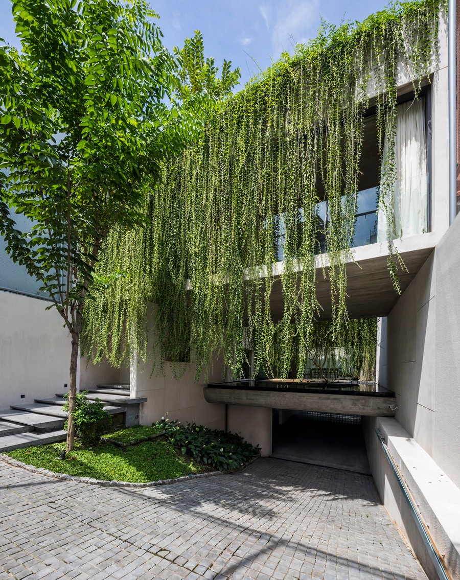 BIM建筑|越南Tan Dinh住宅,简居于“桥上” / MIA Design Studio BIM建筑|越南Tan Dinh住宅,简居于“桥上” / MIA Design Studio