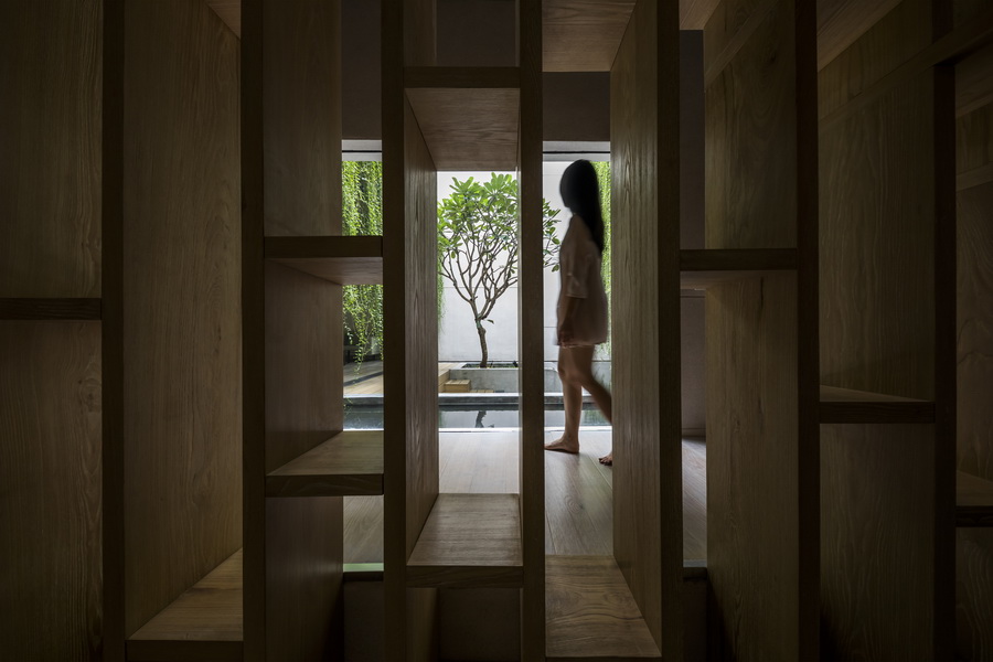 BIM建筑|越南Tan Dinh住宅,简居于“桥上” / MIA Design Studio BIM建筑|越南Tan Dinh住宅,简居于“桥上” / MIA Design Studio