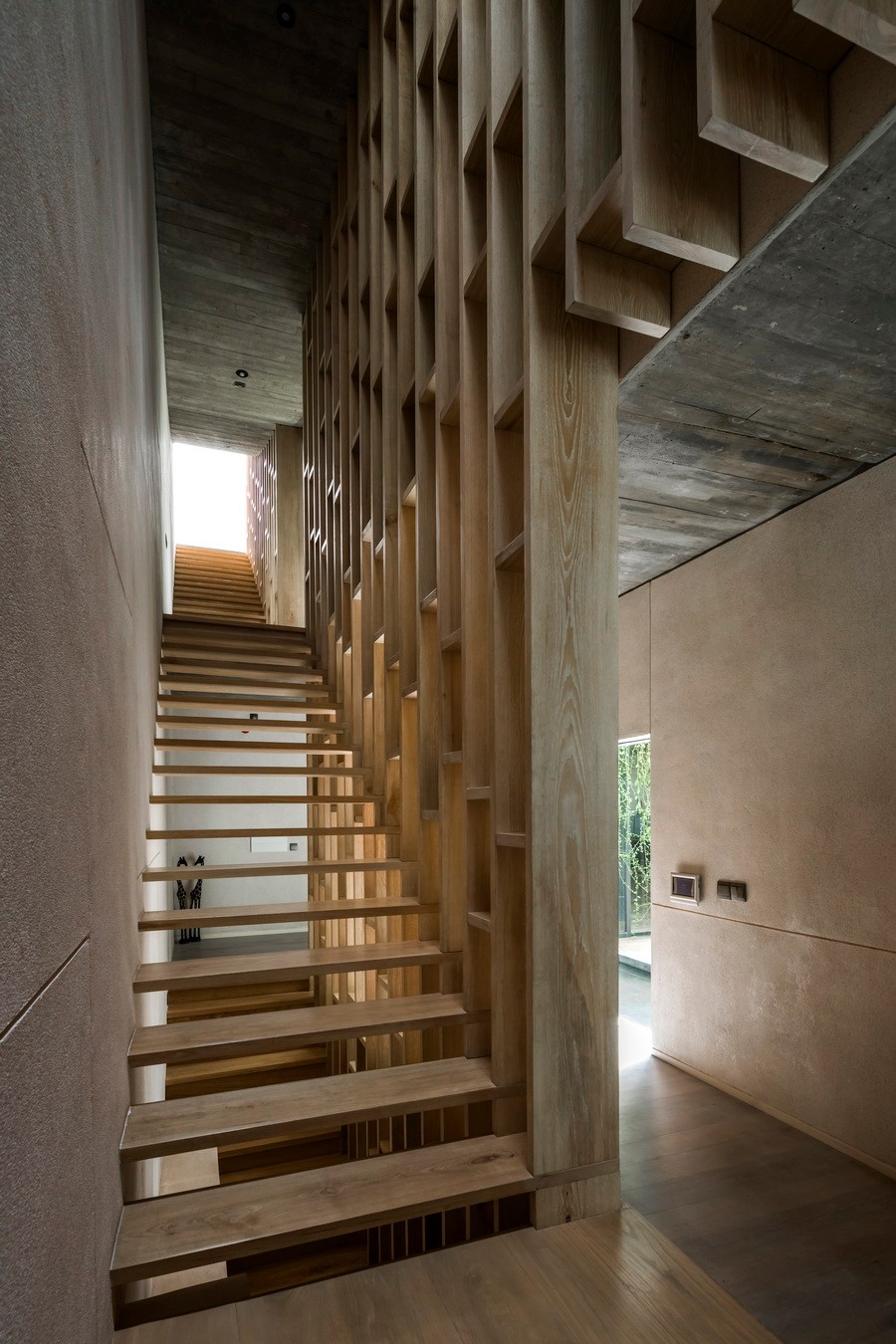 BIM建筑|越南Tan Dinh住宅,简居于“桥上” / MIA Design Studio BIM建筑|越南Tan Dinh住宅,简居于“桥上” / MIA Design Studio