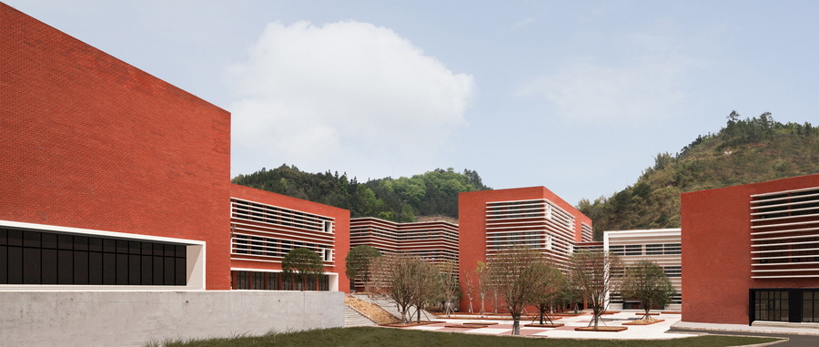 BIM建筑|黔南山地消防与应急救援训练中心 / 西线工作室 BIM建筑|黔南山地消防与应急救援训练中心 / 西线工作室