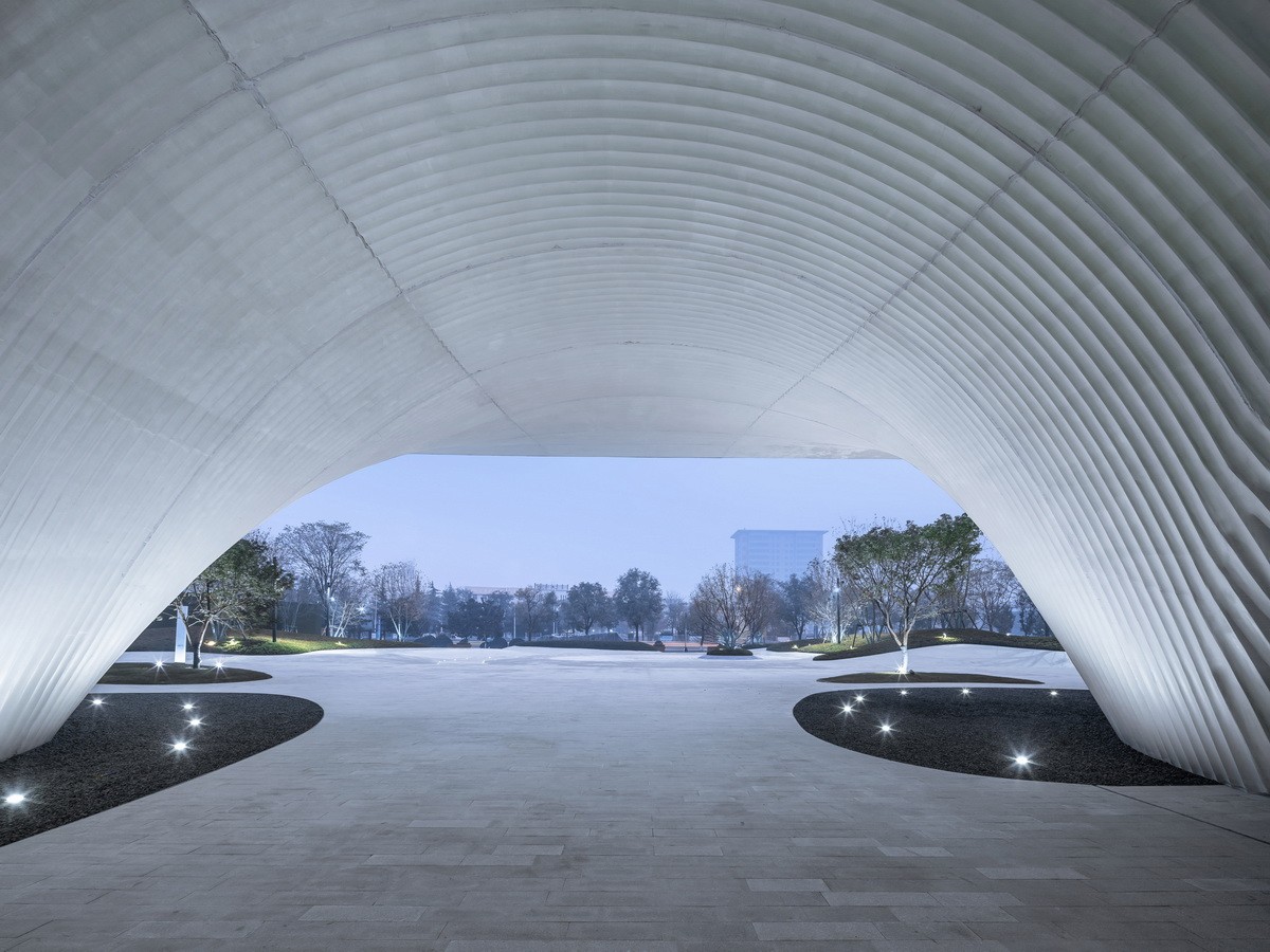 BIM建筑|漂浮之门——西安沣东新城莱安社区中心 / EID Architecture BIM建筑|漂浮之门——西安沣东新城莱安社区中心 / EID Architecture