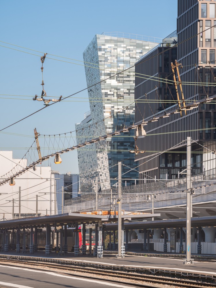 BIM建筑|挪威事务所Snøhetta将雪一般的建筑搬到了巴黎 | 世界报巴黎总部 BIM建筑|挪威事务所Snøhetta将雪一般的建筑搬到了巴黎 | 世界报巴黎总部