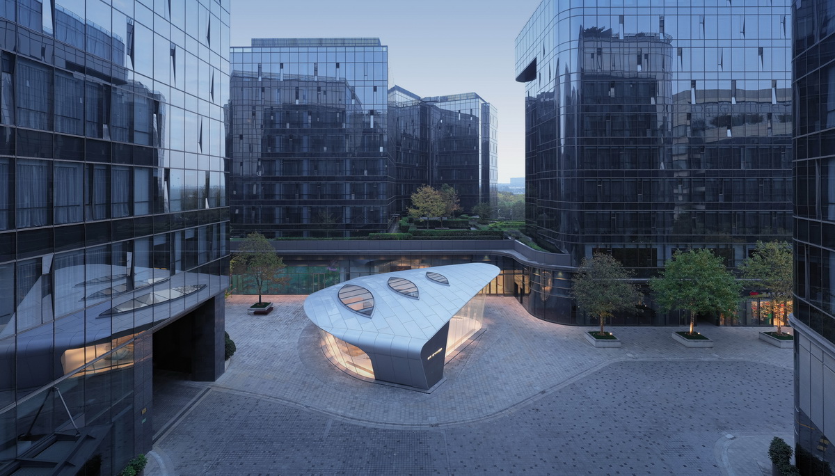BIM建筑|上海虹桥首个当代艺术馆:一只“机翼”,跳脱于方盒子城市肌理 / 三益设计 BIM建筑|上海虹桥首个当代艺术馆:一只“机翼”,跳脱于方盒子城市肌理 / 三益设计