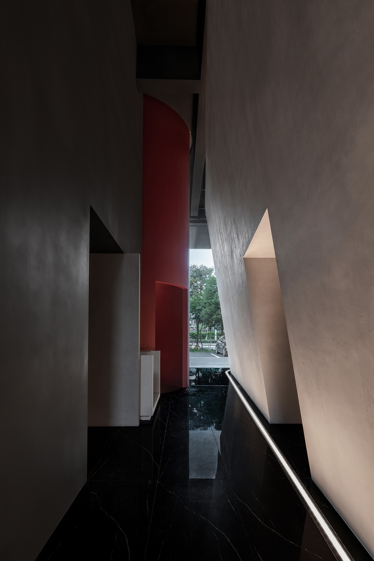 BIM建筑|麦蒙服饰办公前厅,自然奇趣 / 正方良行设计 BIM建筑|麦蒙服饰办公前厅,自然奇趣 / 正方良行设计