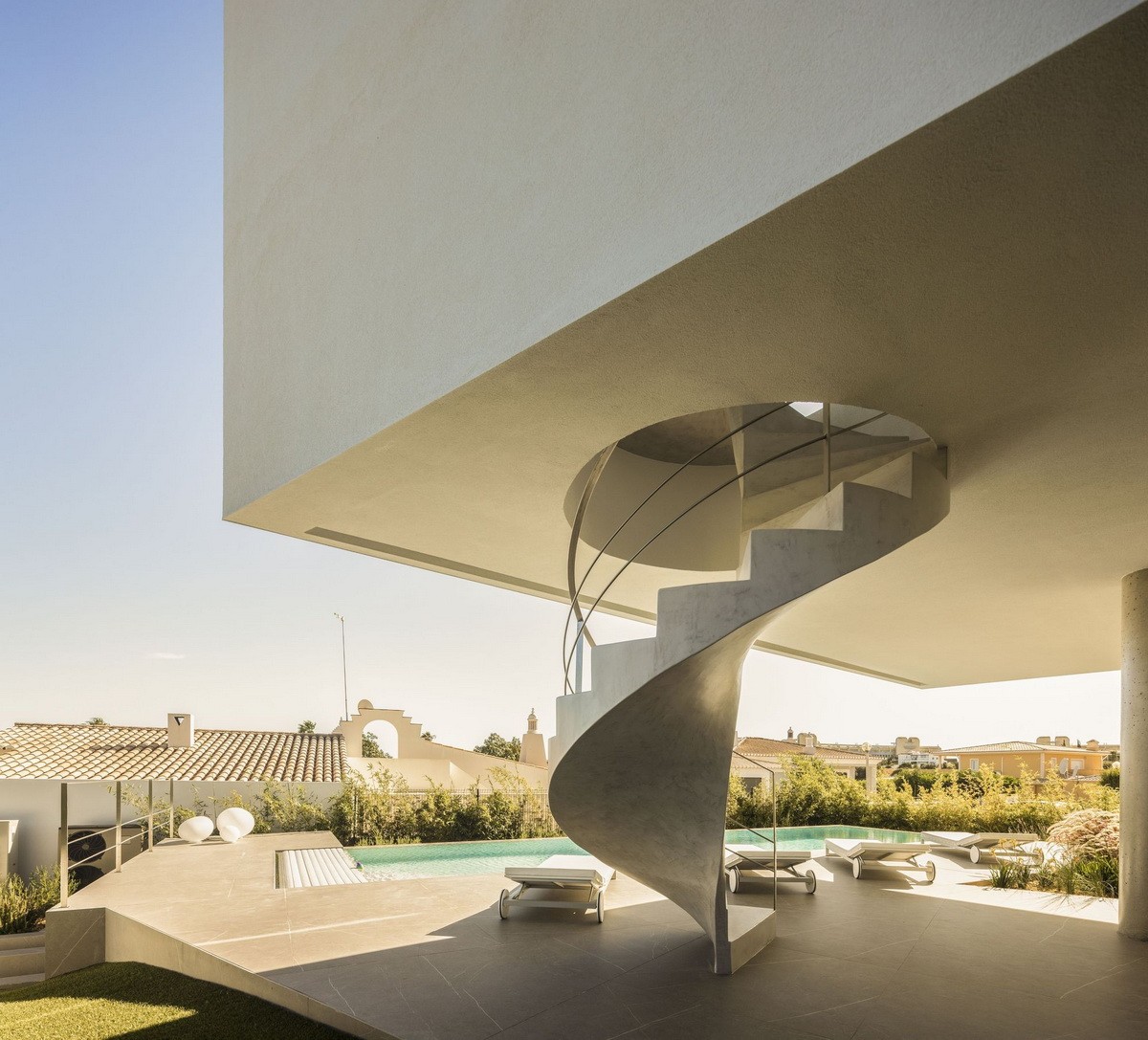 BIM建筑|葡萄牙 Dorfler 住宅,大胆而优雅的曲线 / Vitor Vilhena Arquitectura BIM建筑|葡萄牙 Dorfler 住宅,大胆而优雅的曲线 / Vitor Vilhena Arquitectura