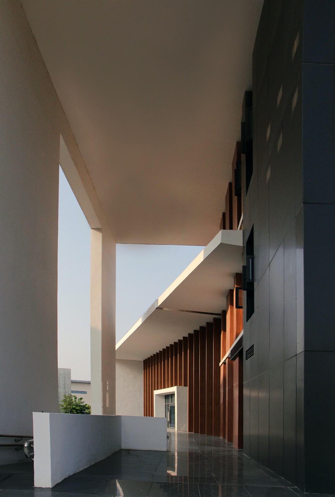 BIM建筑|广西贺州市.平桂档案馆——简洁至上 / 广西中盛建筑设计有限公司 BIM建筑|广西贺州市.平桂档案馆——简洁至上 / 广西中盛建筑设计有限公司