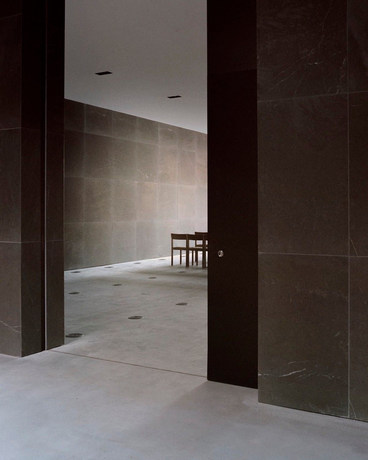 BIM建筑|荷兰受害者纪念堂“卢嫩馆”,消隐而平和 / KAAN Architecten BIM建筑|荷兰受害者纪念堂“卢嫩馆”,消隐而平和 / KAAN Architecten