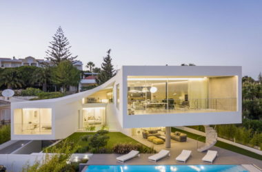 BIM建筑|葡萄牙 Dorfler 住宅,大胆而优雅的曲线 / Vitor Vilhena Arquitectura-BIM建筑网