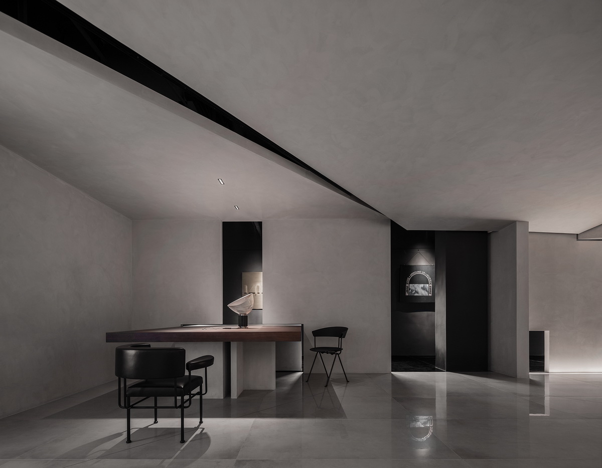 BIM建筑|麦蒙服饰办公前厅,自然奇趣 / 正方良行设计 BIM建筑|麦蒙服饰办公前厅,自然奇趣 / 正方良行设计