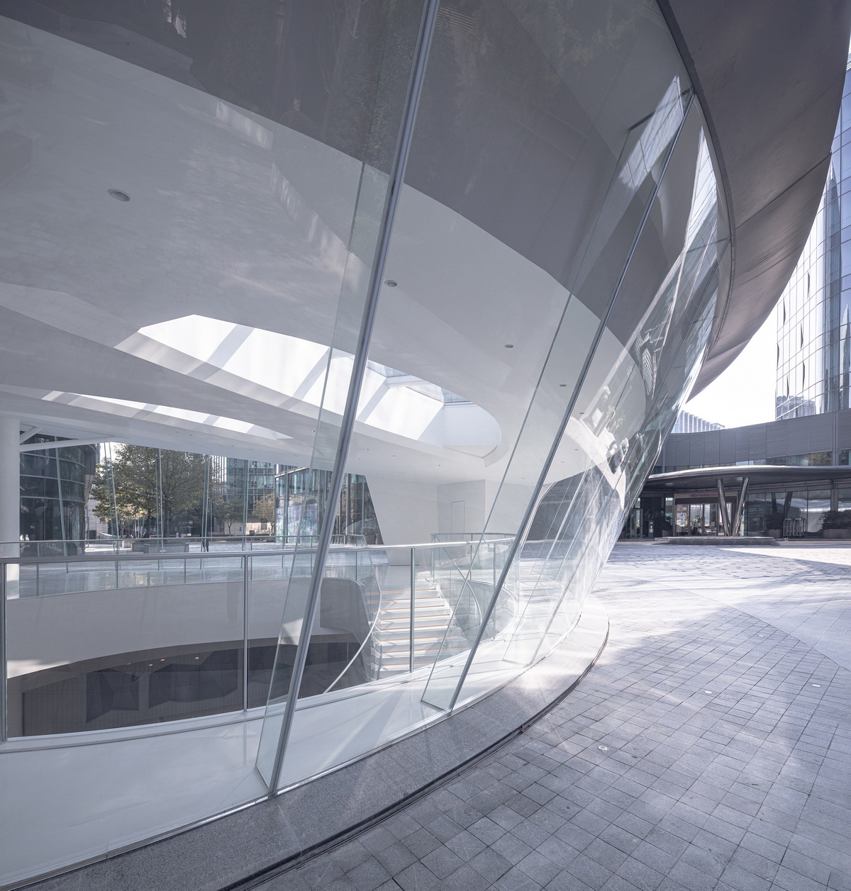 BIM建筑|上海虹桥首个当代艺术馆:一只“机翼”,跳脱于方盒子城市肌理 / 三益设计 BIM建筑|上海虹桥首个当代艺术馆:一只“机翼”,跳脱于方盒子城市肌理 / 三益设计