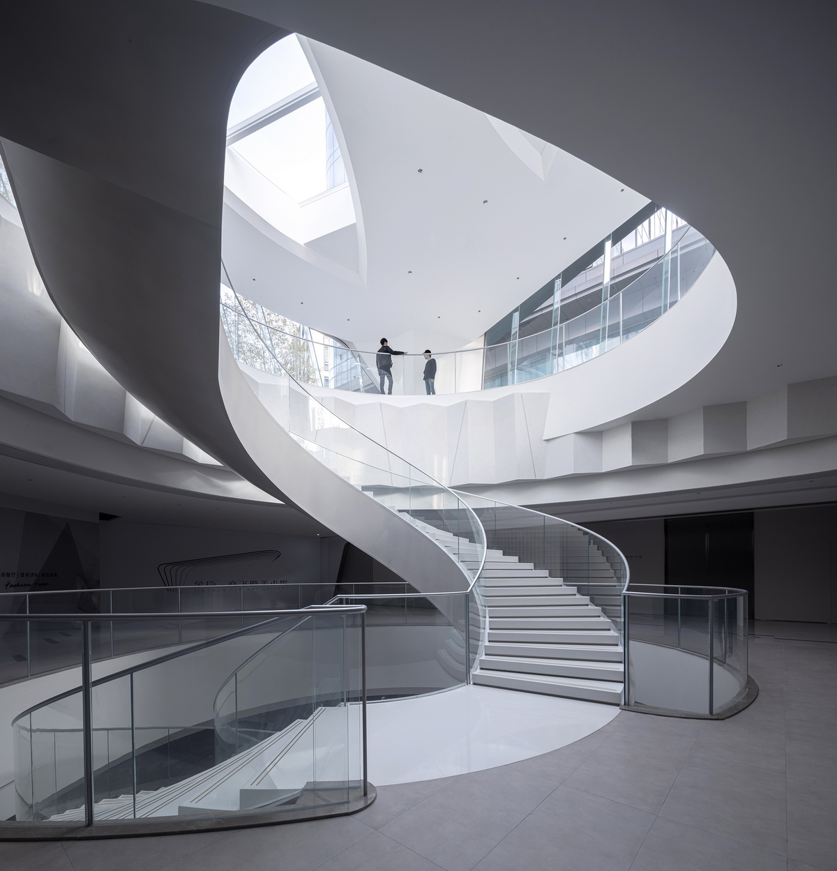 BIM建筑|上海虹桥首个当代艺术馆:一只“机翼”,跳脱于方盒子城市肌理 / 三益设计 BIM建筑|上海虹桥首个当代艺术馆:一只“机翼”,跳脱于方盒子城市肌理 / 三益设计