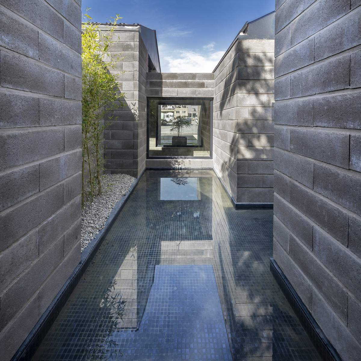 BIM建筑|Aptus 工厂展厅,庭院与光影之歌 / Hooba Design BIM建筑|Aptus 工厂展厅,庭院与光影之歌 / Hooba Design