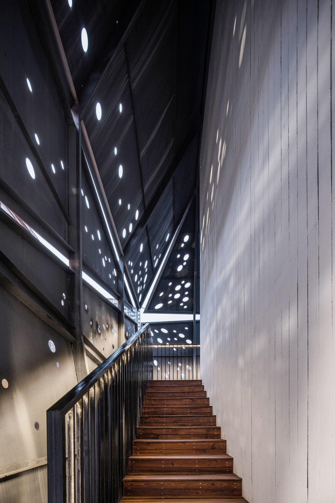 BIM建筑|古腾堡星汉书店:场景空间的营造 / 未韬建筑 BIM建筑|古腾堡星汉书店:场景空间的营造 / 未韬建筑